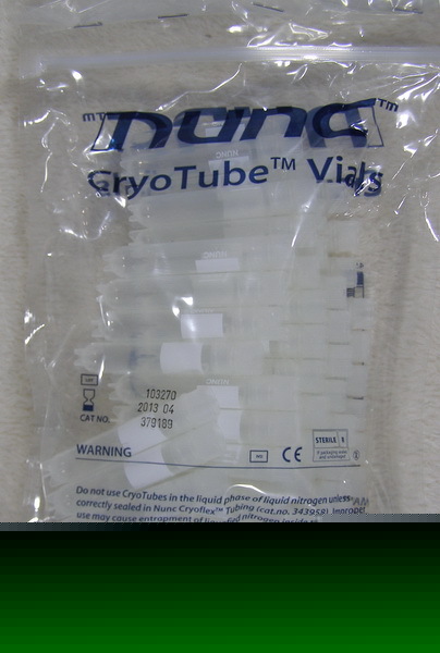 NuncÂ® cryotubeÂ® starfooted cryogenic vials with interna
