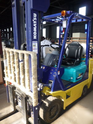  komatsu propane powered forklift 3,500 lbs 1,000 hrs