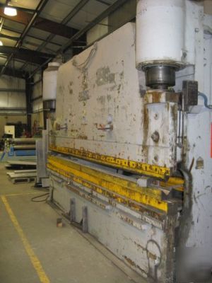  pacific 300 ton x 14' hydraulic press brake runs great
