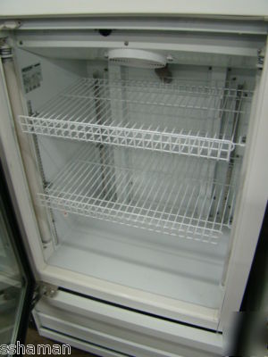 Master-bilt blg-12HD 1 glass door freezer merchandiser