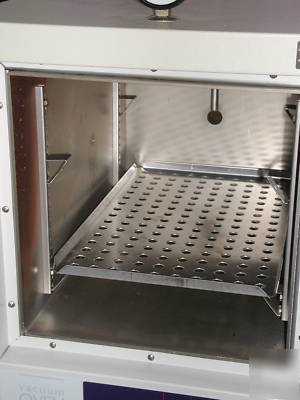 Precision 29 vacuum oven,1.5 cu ft,35-200Â°c, 1 shelf