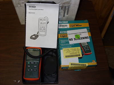 New extech easy view digital light meter model EA30