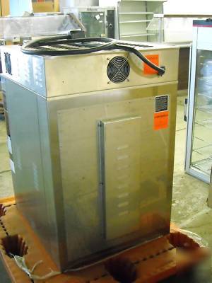 Nu-vu vao-6 convection oven holds 6 full sized trays