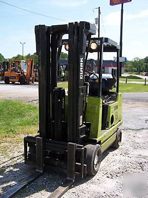 Clark 4000 lb cushion tire forklift 1987