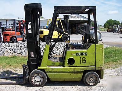 Clark 4000 lb cushion tire forklift 1987