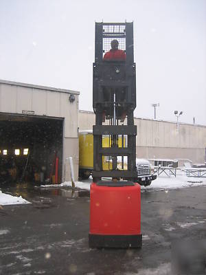 2003 raymond forklift order picker 3M# 17' very clean 