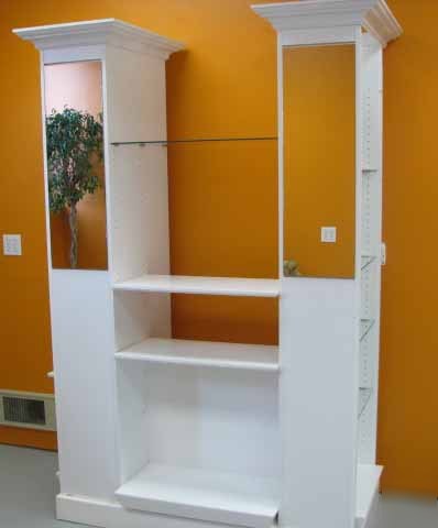 Retail store display fixture shelves