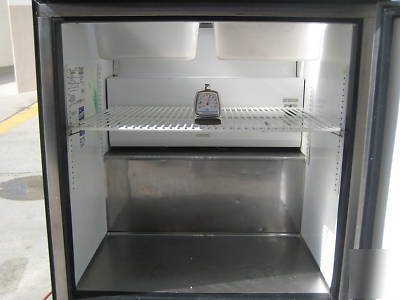 True TSSU27-08 sandwich prep table,used,works perfect 