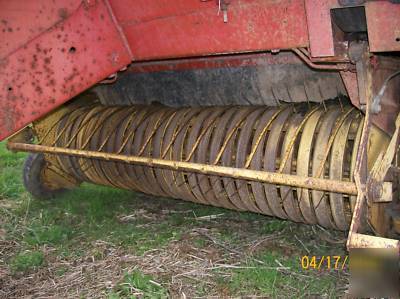 New nice working holland 855 fastnet round baler 5 x 5