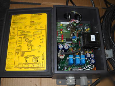 Scientific technologies light curtain safety controller