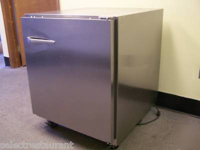 Traulsen undercounter compact refrigerator cooler