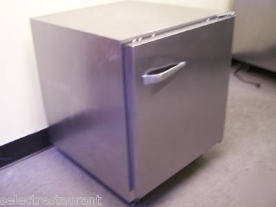 Traulsen undercounter compact refrigerator cooler