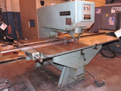 30 ton strippit single station manual punch press
