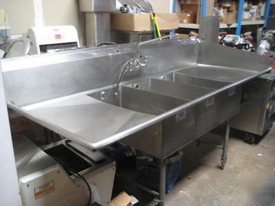 8' 3 compartment s/s sink with 2 drainboards