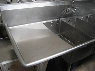 8' 3 compartment s/s sink with 2 drainboards
