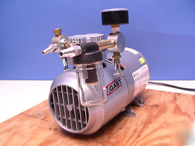 Gast piston air compressor, 1/6 hp, 1725 rpm, 40Â°c