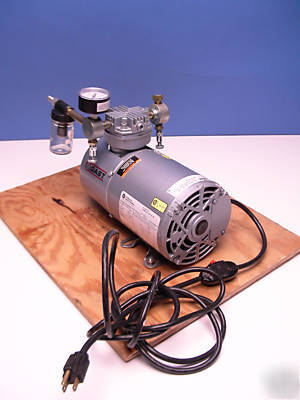Gast piston air compressor, 1/6 hp, 1725 rpm, 40Â°c