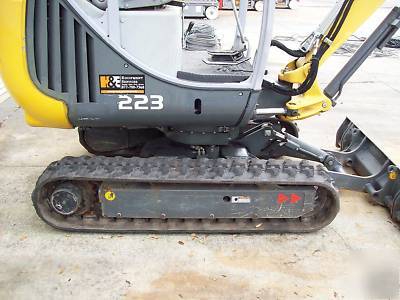 Gehl 223 excavator,4248 lbs,06,191 hrs,dig 8' we ship