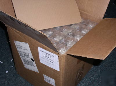 Qlv-1 MR16 lamp holders w/ sockets [case of 100] 