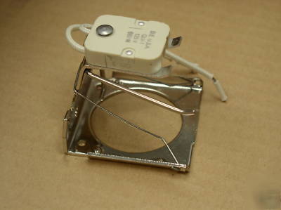 Qlv-1 MR16 lamp holders w/ sockets [case of 100] 