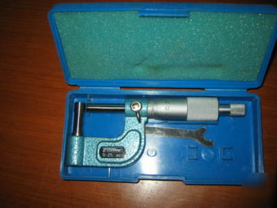 Fowler metric micrometer 0-25MM .001 with wrench/case