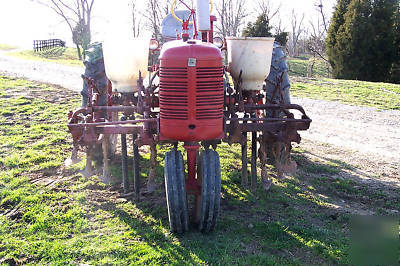 1952 farmall super c tractor cultivator & sidedresser