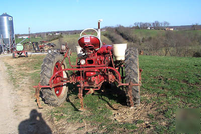 1952 farmall super c tractor cultivator & sidedresser