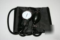 Blood pressure aneroid sphygmomanometer (doctor nurse)