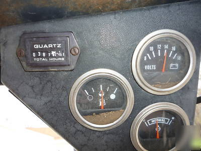 Bobcat 843 skid loader skidsteer, must see, low 