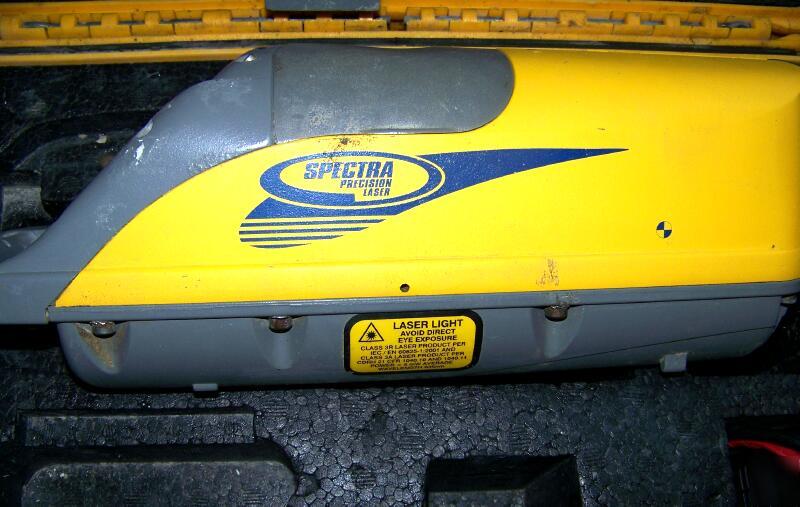 Trimble spectra DG511 laser pipe level w/ assy's 