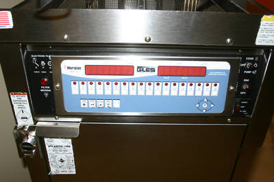 Fryer - giles ventless fryer 70LB 2 basket