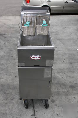 Dean 40 lbs. deep fryer - natural gas - works great 