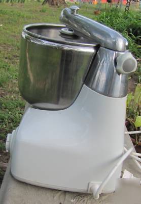 Magic mill dlx 2000 stand mixer $569 retail