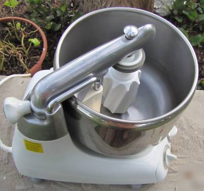 Magic mill dlx 2000 stand mixer $569 retail