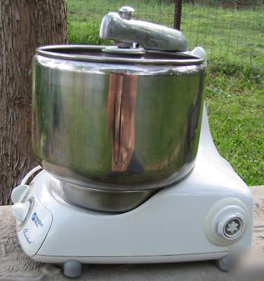 Magic mill dlx 2000 stand mixer $569 retail