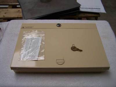 New 1 indiana cash drawer 2 keys tan model 4T ht 13