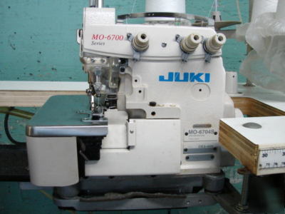 Juki mo-6704S 7000RPM 3-thread serger 6704 with table
