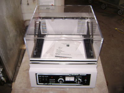 Lab-line 3527 bench top incubated shaker