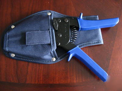 One hand pex cinch clamp tool (patent pending)