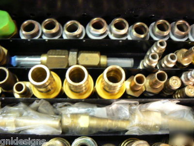 Brass air & hydraulic hose fittings in 1 drawer cabinet