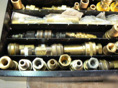 Brass air & hydraulic hose fittings in 1 drawer cabinet