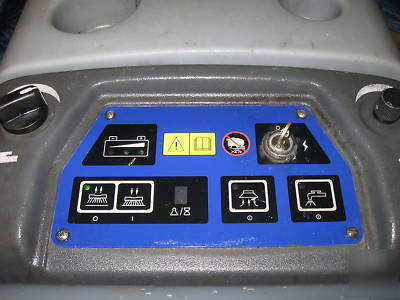 Advance c-max 28 st floor scrubber cleaner buffer