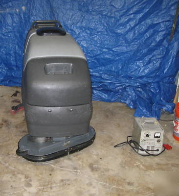 Advance c-max 28 st floor scrubber cleaner buffer