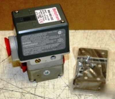 Marsh type 1001 i/p & e/p transducer pn: 966-660-000