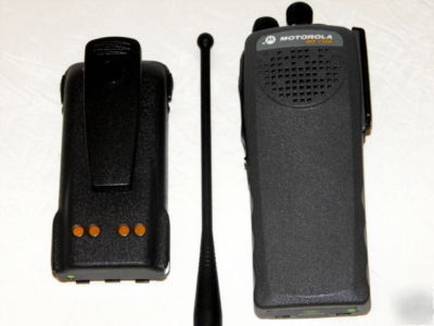 New motorola MT1500 800 mhz portable H67UCC9PW5AN 