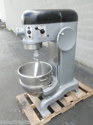Hobart L800 80 quart bakery pizza dough mixer w/ paddle