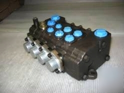 New - clark lift truck four-spool valve p/n 2812863