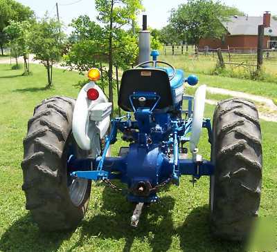 Single, sexy and lonely ford 3000 tractor --wow-- 