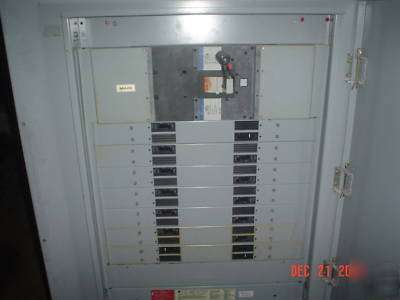 Ge spectra series apn plug-in style panel board 800AMP 