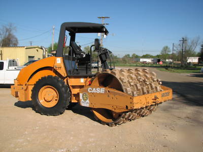 2004 case SV208 compactor smooth with padfoot shell kit